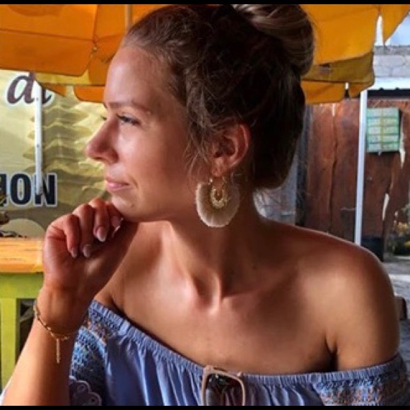 ❤️ Boho Fan Tassel Gray Earrings - Picture 2 of 2